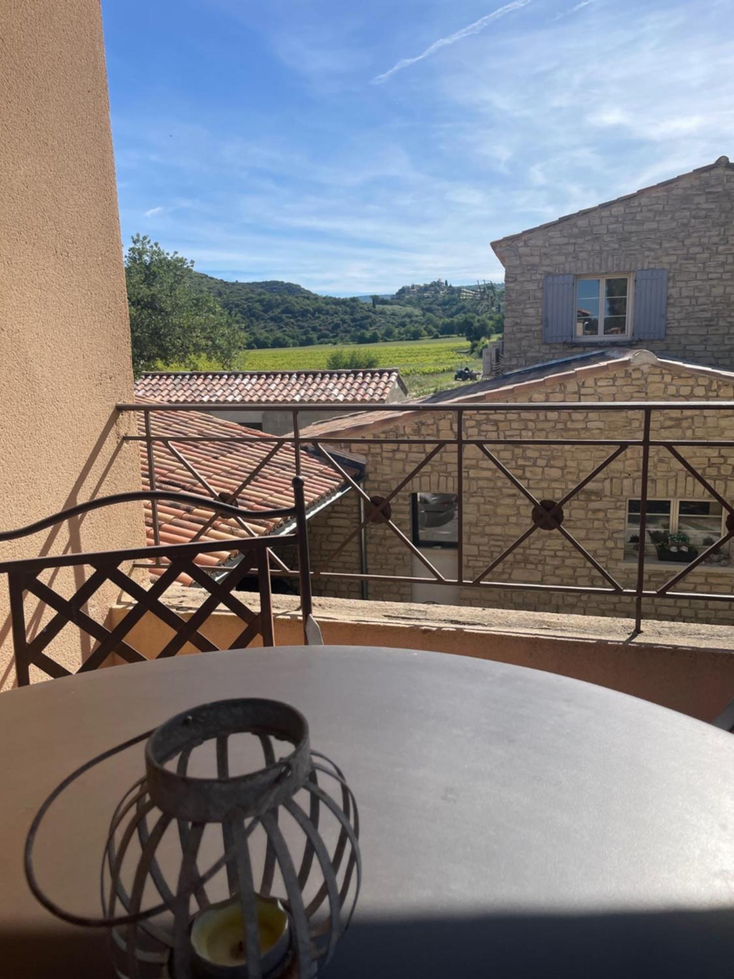 Entre Vignes Et Collines Hébergement de vacances *